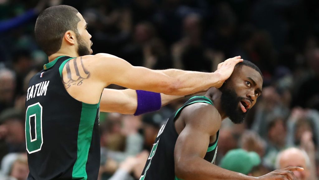 Luka Doncic rips jersey in anger in Mavericks' game vs. Lakers