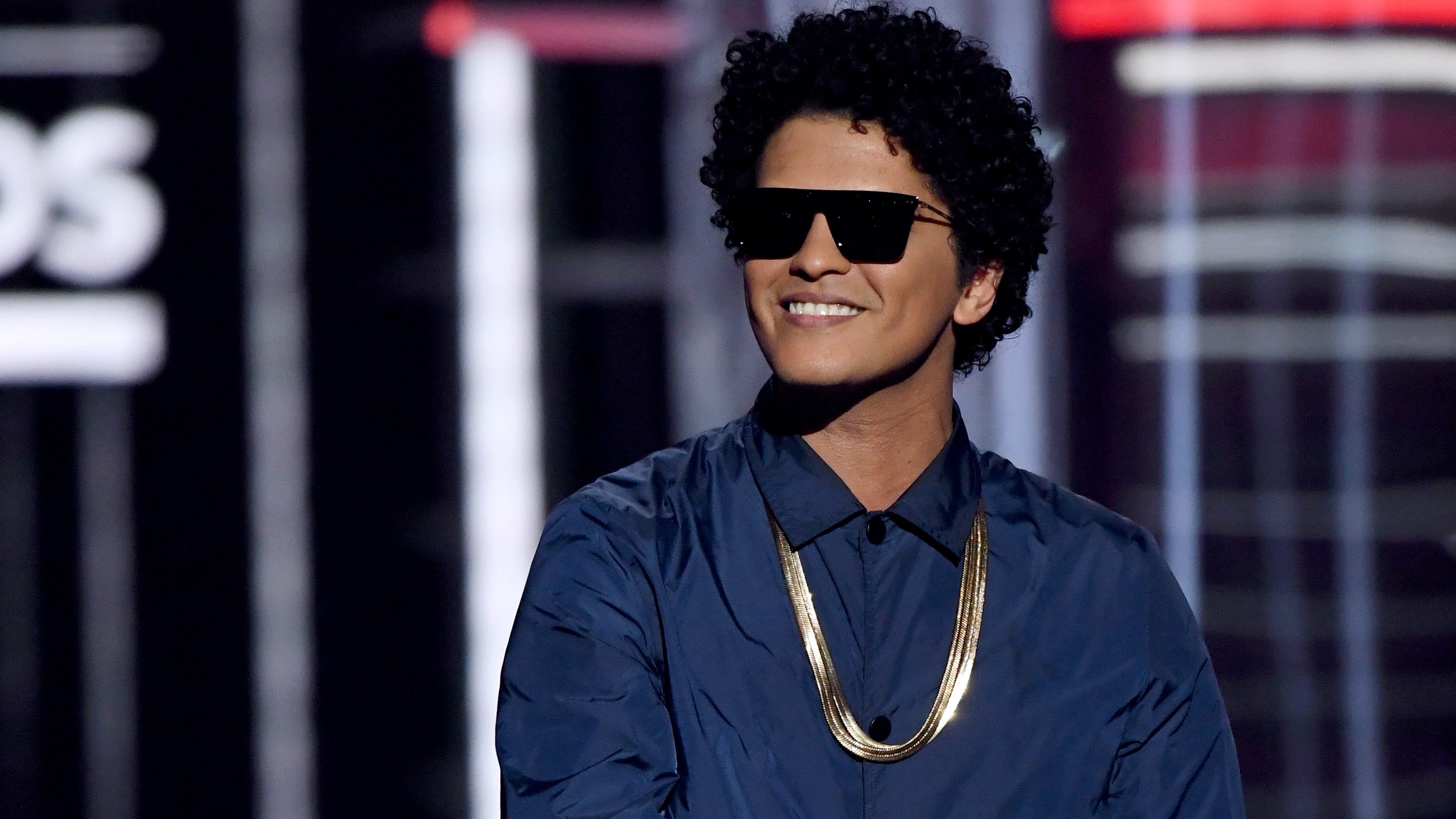 Bruno Mars Impersonator Scams Woman Out of $100K, Police Say | Heavy.com