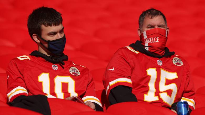 Chiefs fans wearing masks