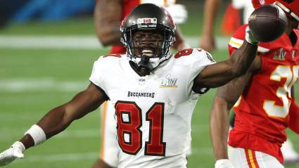 Insiders Give Key Updates on Antonio Brown’s Future with Bucs