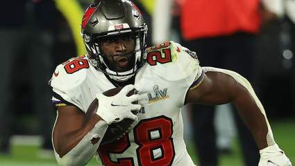 Leonard Fournette Posts Cryptic Tweet on Future With Buccaneers