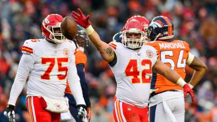 Chiefs Stars Involved in Hilarious Prank With 12K Oreos & Truck Giveaway
