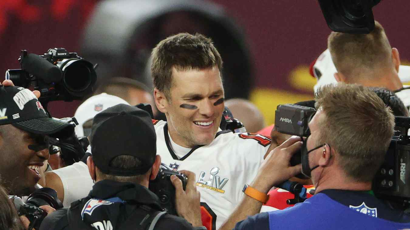 Tom Brady Sends Twitter Into Frenzy With Latest Post