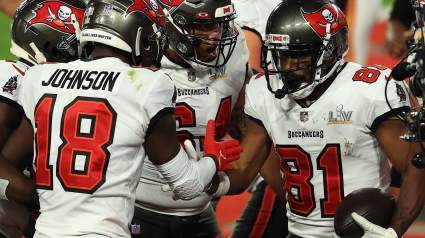 Antonio Brown Breaks Silence on Free Agency