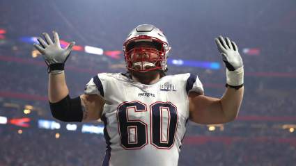 Twitter Reacts to Patriots Surprisingly Re-Signing 2-Time Super Bowl Champ