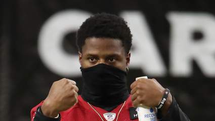 Raiders Ink Dynamic Running Back to Sizable 2-Year Deal: Report