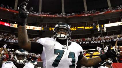 Former Bills Pro Bowl Tackle Finds New Home with Chicago Bears