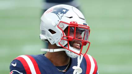Twitter Reacts to Patriots Re-Signing 2 Super Bowl Champions