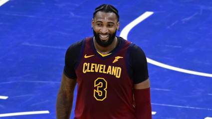 Clippers Seek to Pounce at Trade Deadline as Battered Lakers Reel