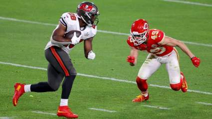 Free Agent RB Could Fill ‘Henry-Like Role’ For Falcons: Analyst