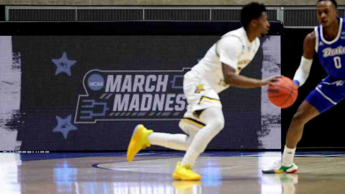 What's the Best Streaming Service for March Madness 2021?