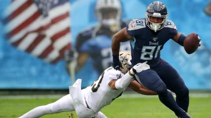 Rumored Bills Free Agent Target Signs With AFC East Rival