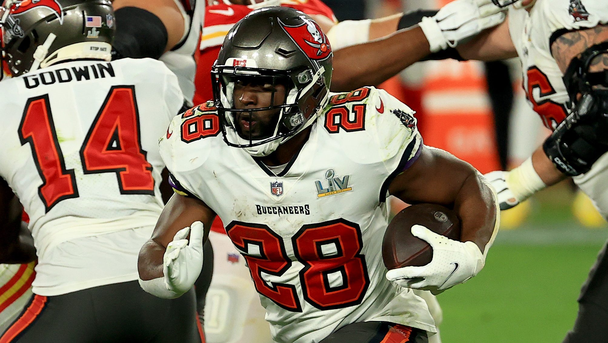 Bucs' Leonard Fournette Makes Final Decision On Free Agency