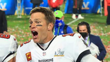 Tom Brady Hilariously Reacts to Crazy Rookie Card Price