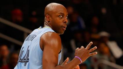 Anthony Tolliver Describes Sixers Role, Trolls Philly Fan Hard