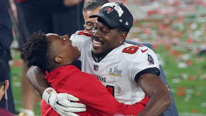 Antonio Brown, Buccaneers Make Final Decision on Future: Report
