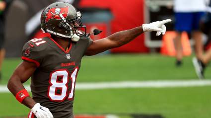 Bucs Insider Forecasts When Antonio Brown Will Sign