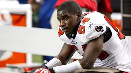 Former Bucs Linebacker Enters Hospice Care: Report