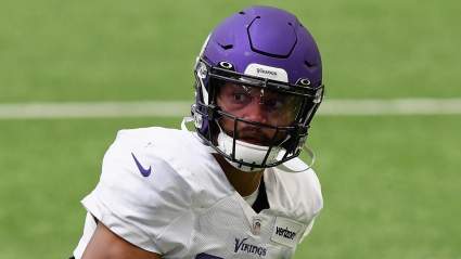 Eagles Sign Ex-Vikings ‘Physical, Mental Beast’