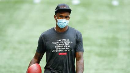Raiders Player Recruits 7-Time Pro Bowler to Team