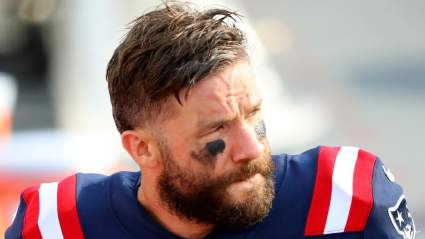Twitter Reacts to Retirement of Patriots Legend