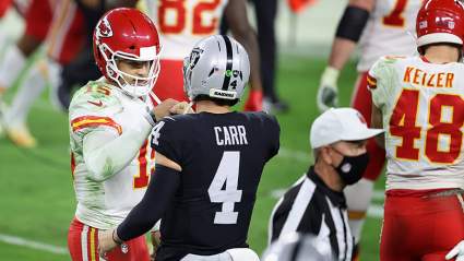 Raiders’ Derek Carr Brutally Trolls Chiefs Fan: ‘You Can Sit in the Back’