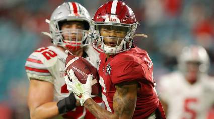 Eagles’ DeVonta Smith Makes Heisman Prediction, Dishes on Jalen Reagor