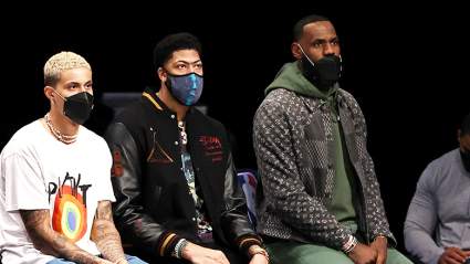 Video of Anthony Davis Clowning LeBron James During Game Goes Viral