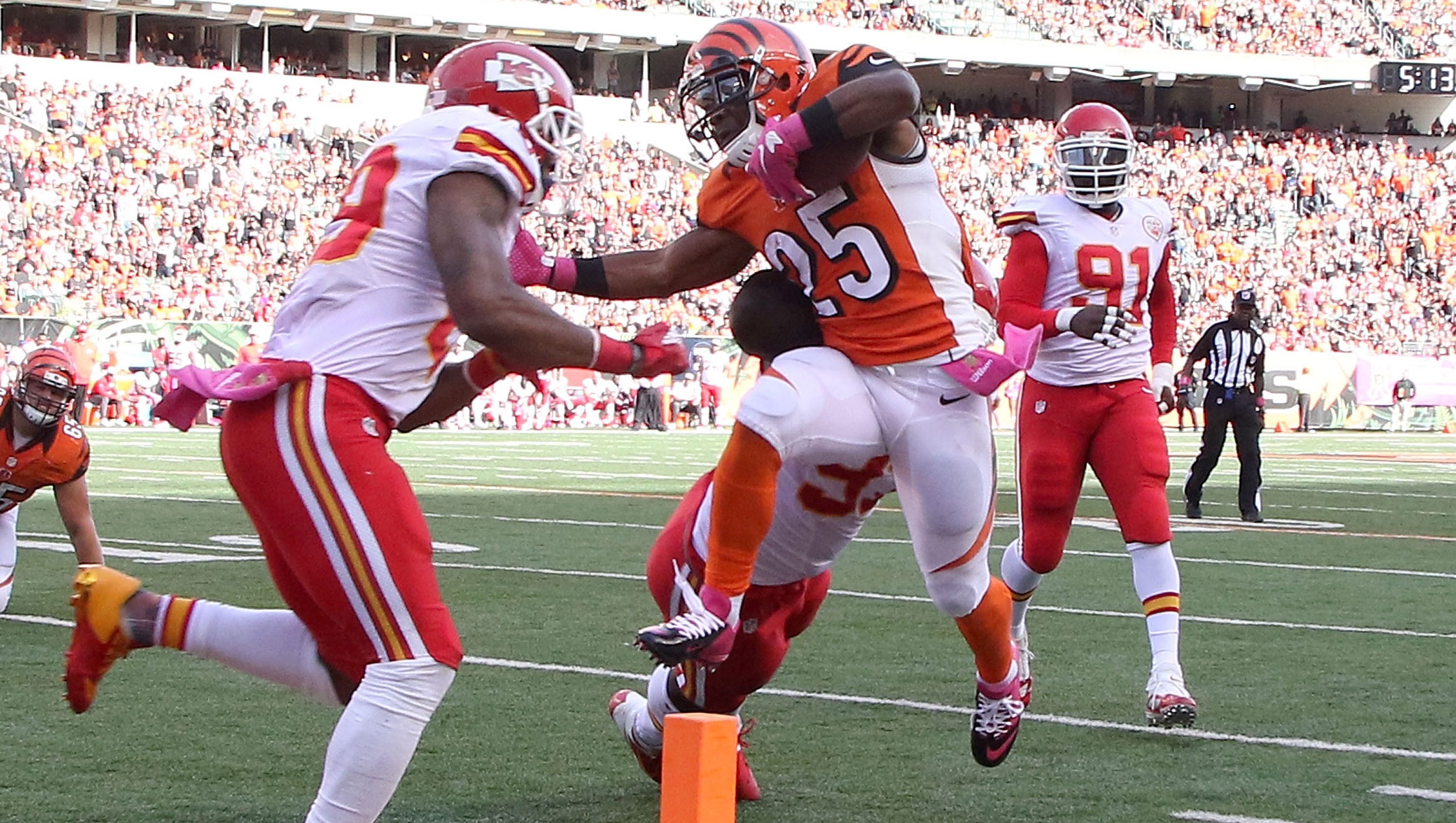 Gio Bernard to sign one-year contract with Tampa Bay Buccaneers