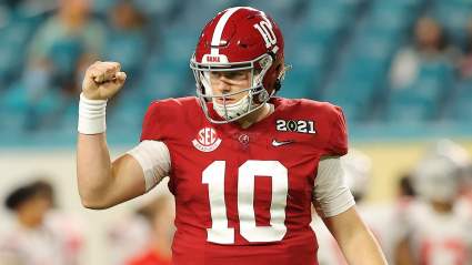 Buccaneers Star Sounds Off on Mac Jones