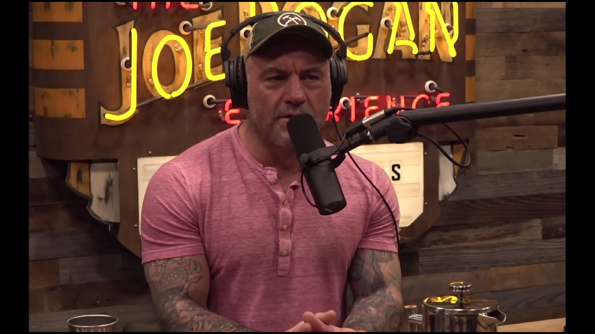 Joe Rogan Sparks Outrage With Vaccine Comments [look]