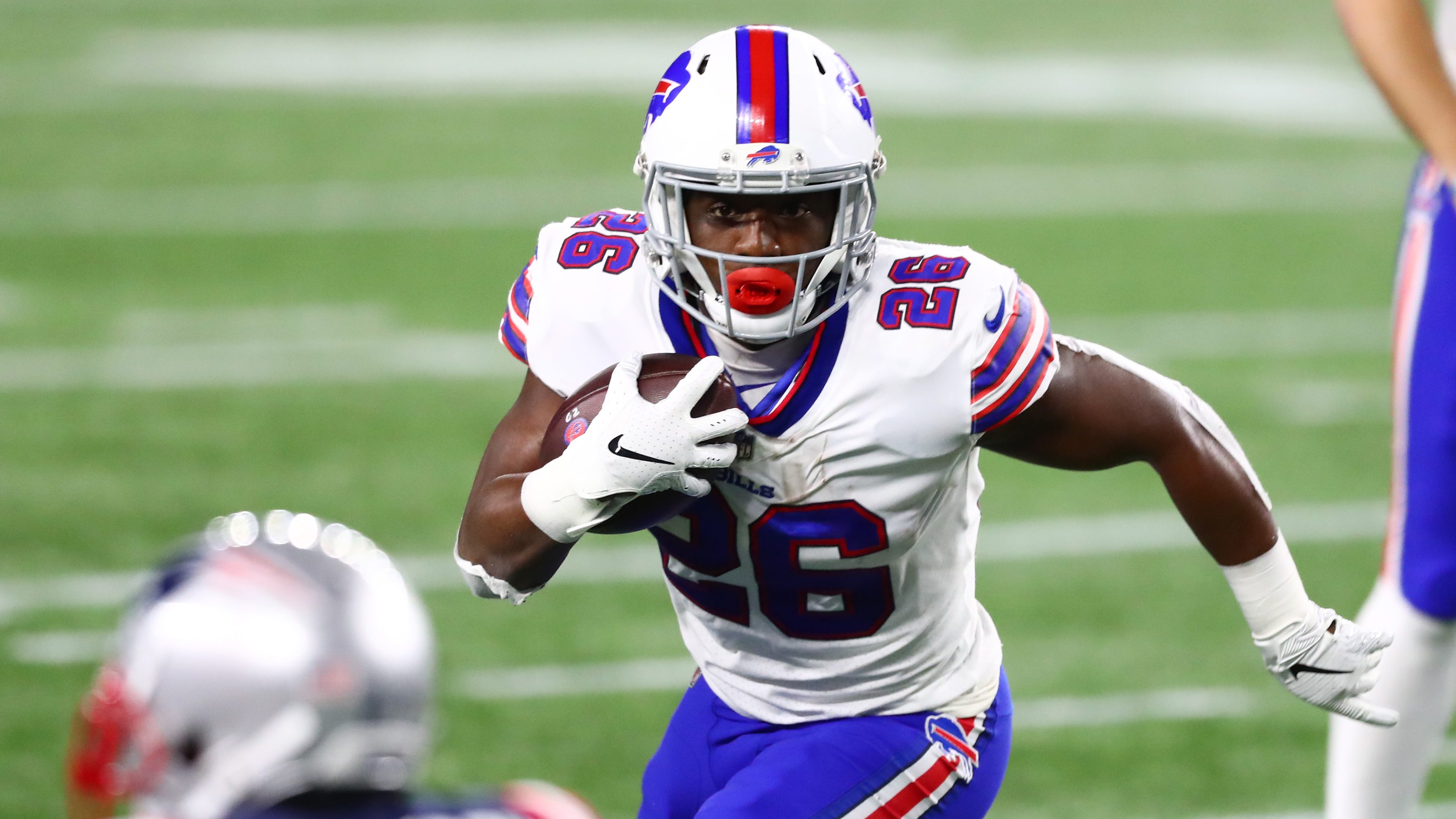 bills-rb-devin-singletary-is-jacked-in-offseason-pictures-heavy