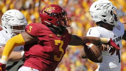 Eagles Sign Ex-Iowa State All-Time Sack Leader ‘Nightmare’
