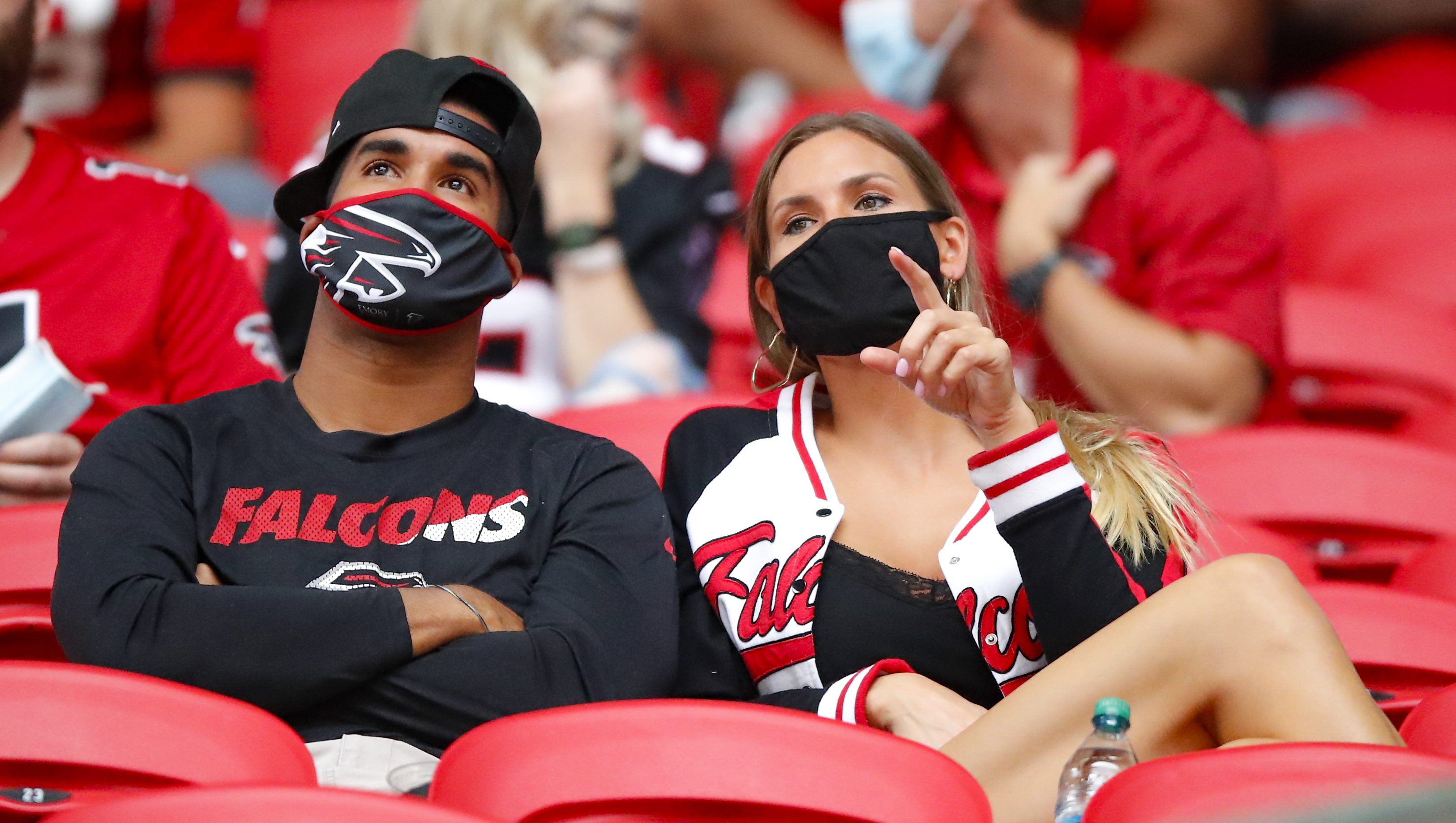 Falcons Fans Shocked Over Viral Picture Of RB Mike Davis