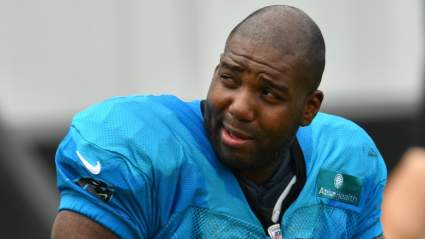 Free Agent Tackle Rejects Idea of Signing with Steelers