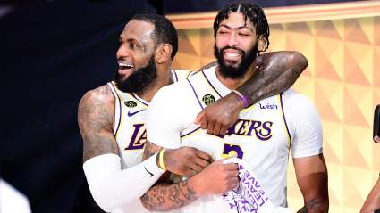 Lakers Stars LeBron James, Anthony Davis Troll Knicks in Viral Video
