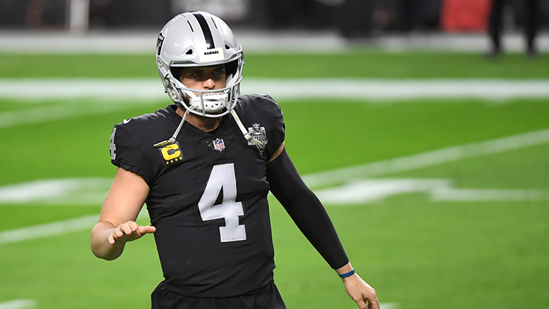 Derek Carr of the Las Vegas Raiders and Russell Wilson of the Denver  News Photo - Getty Images