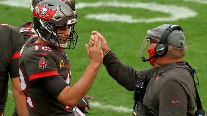 Buccaneers Sign Ex-Chiefs Corner & Former Texans Tight End: Report