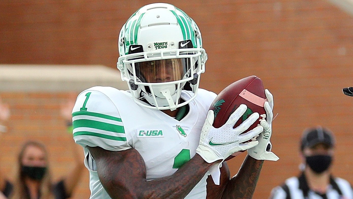 Jaelon Darden Makes One Handed Catch