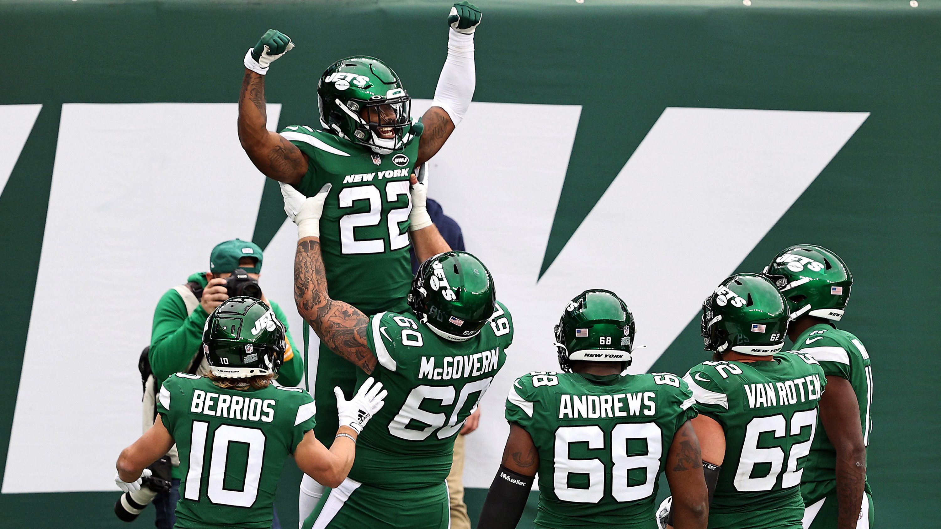 Mike LaFleur Reveals Jets' Gameplan at Running Back