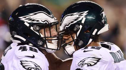 Raiders Sign Ex-Eagles TE, Bills Trade Rumors Swirl