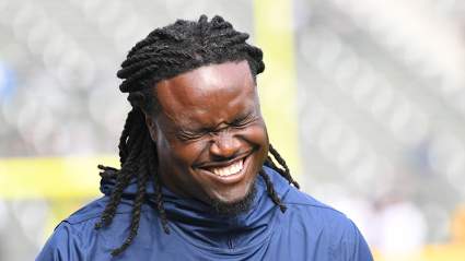 Raiders DB Calls on Team to Sign Star Free Agent Pass Rusher