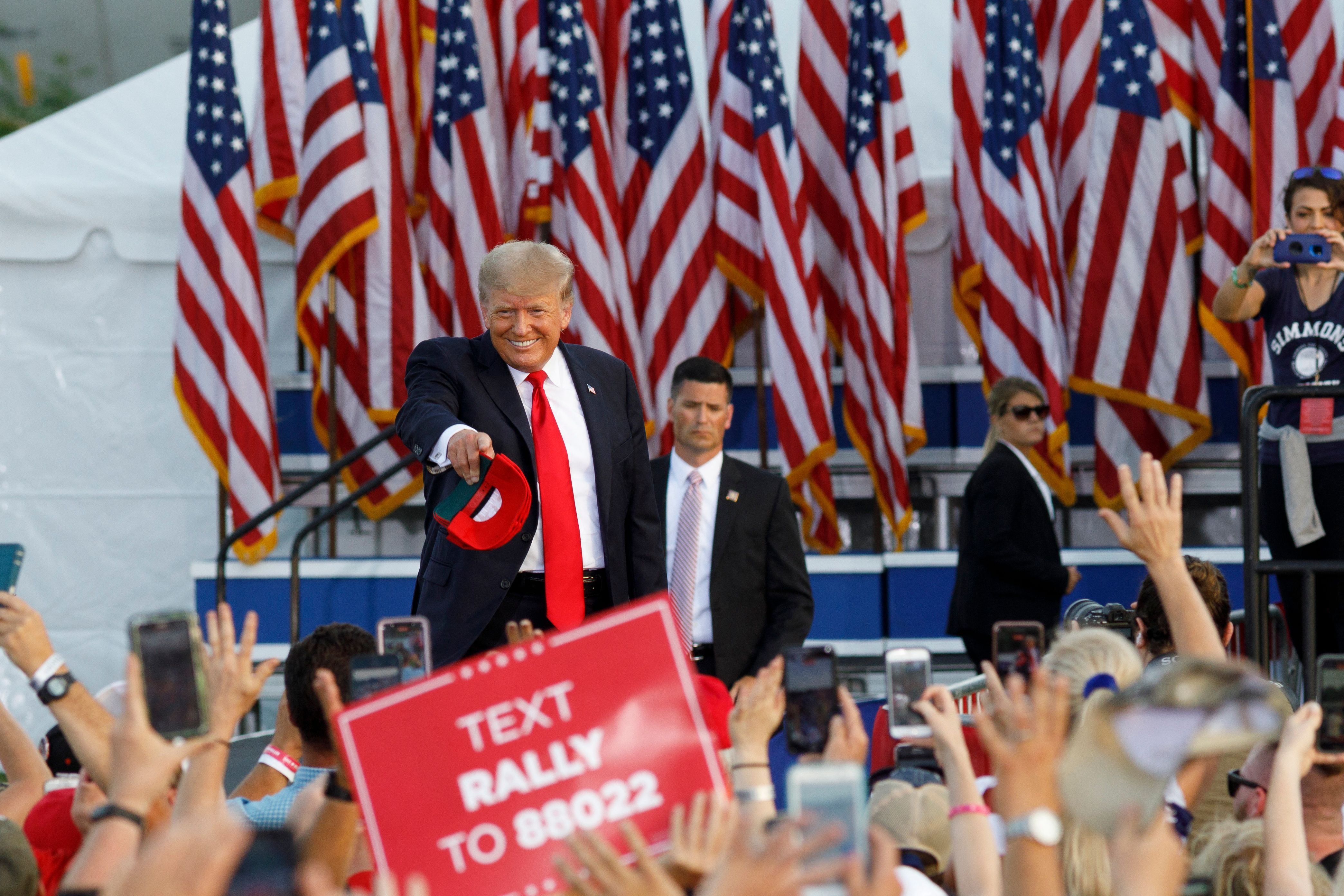 How Many Were at Trump’s Ohio Rally? Crowd Attendance Photos