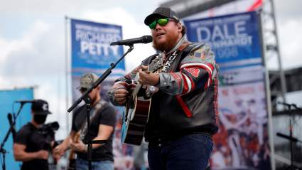 2022 Daytona 500 Brings Back Country Superstar for Pre-Race Concert