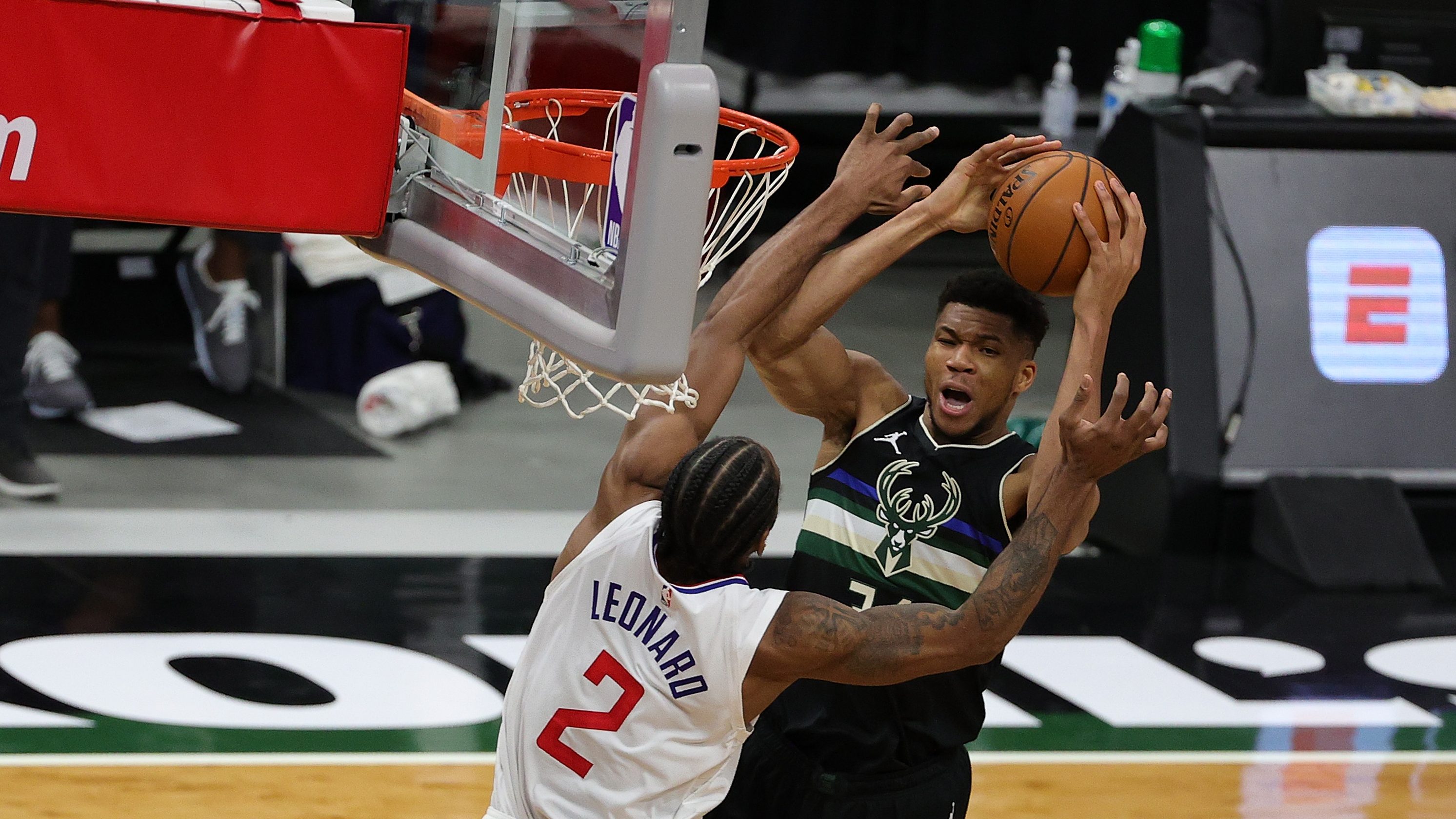 Giannis-Kawhi