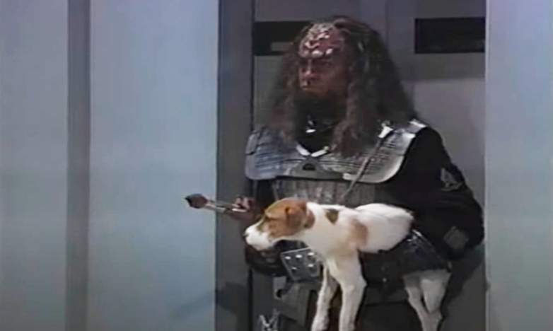 Kelsey Grammer dressed as a Klingon in a "Star Trek" comedy sketch