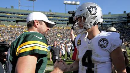Raiders’ Derek Carr Has Eye-Opening Response to Aaron Rodgers Rumors