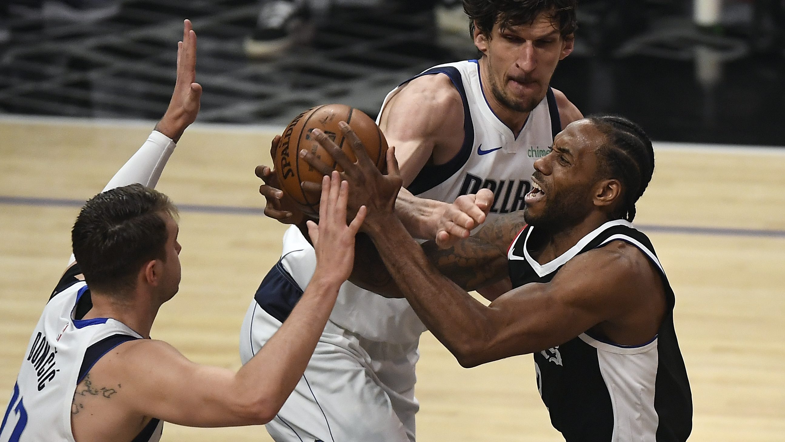 Kawhi Leonard of the LA Clippers handles the ball against the Dallas