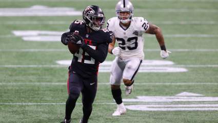 Falcons Deion Jones Looks ‘Smoove’ in Workout Video [WATCH]