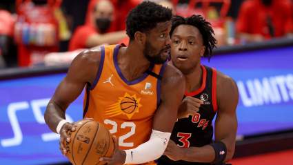Proposed Trade Would Send Out Ayton, Bring Raptors Star to Bolster Suns